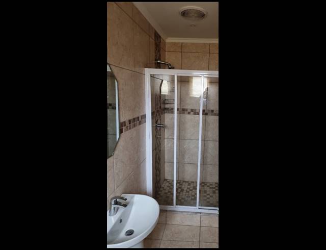 3 BEDROOM FLAT TO LET IN HILLARY